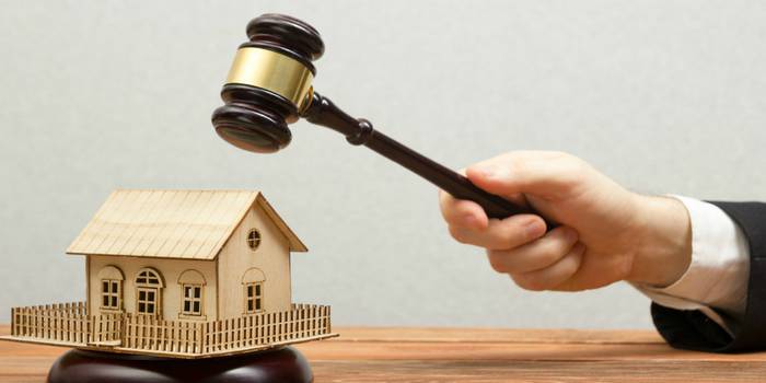 Foreclosure auction etiquette: 6 ways to win an auction