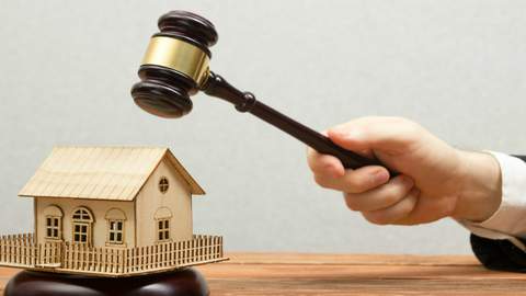 Foreclosure auction etiquette: 6 ways to win an auction